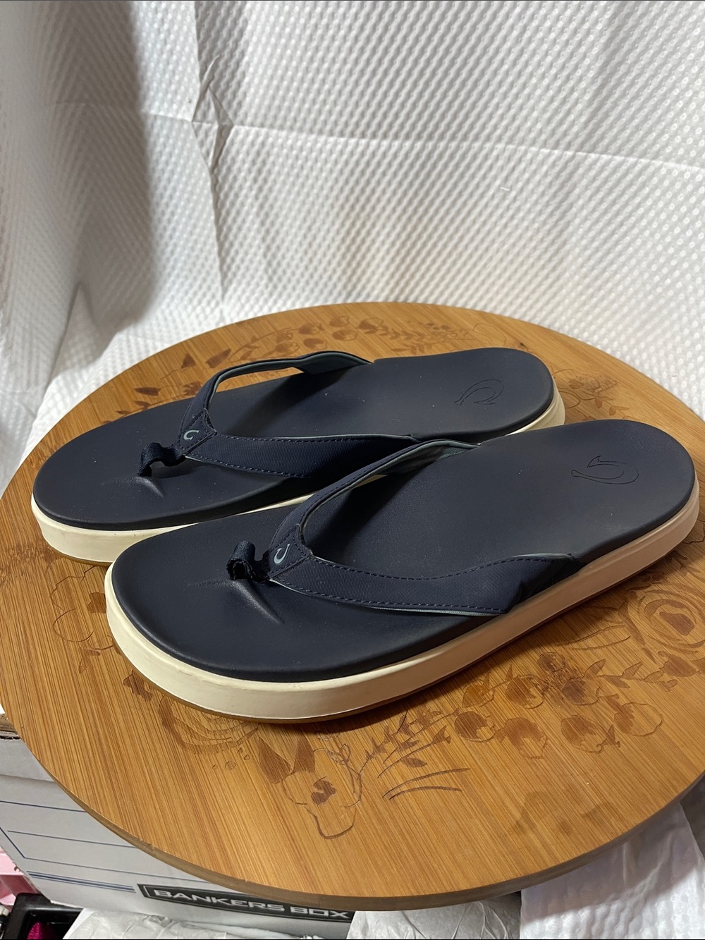OluKai Navy and Cream Women's Flip Flop Sandals size 10